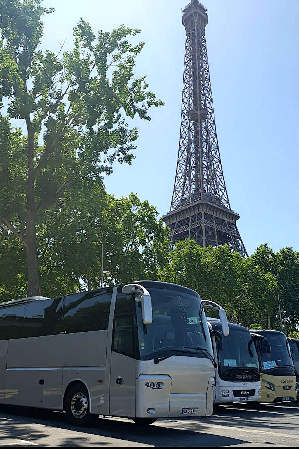 Pourquoi choisir CMG CARS location bus Nanterre